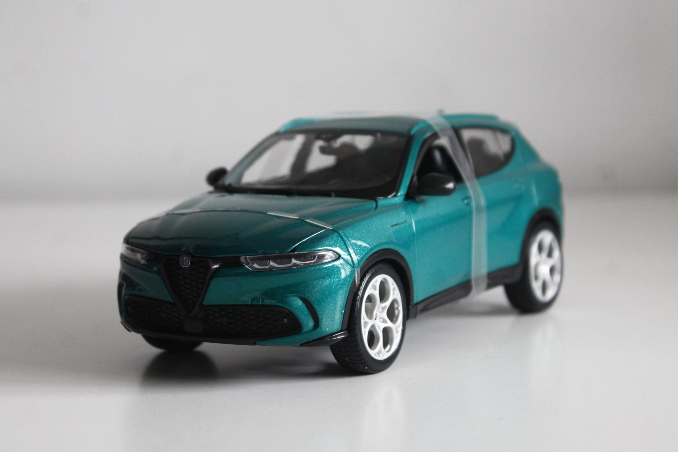 ALFA ROMEO TONALE 1*24 MODEL ARABA YEŞİL 